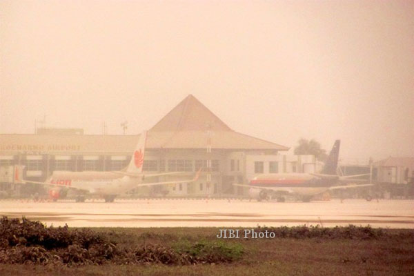  Ini Kondisi Bandara Adi Soemarmo yang Ditutup Abu Vulkanik