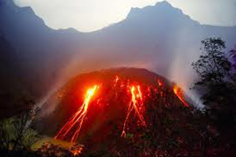  Gunung Kelud Meletus: Ini Kebutuhan Mendesak Daerah Terkena Bencana