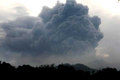  Pengungsi Gunung Kelud Berkurang, Menkokesra: Ingat Peristiwa Sinabung dan Merapi