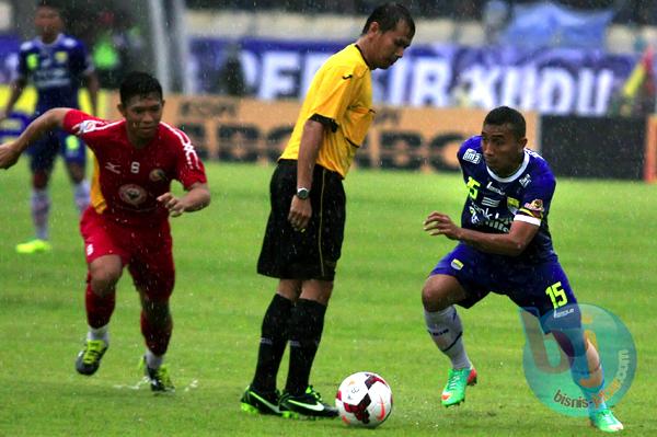  FOTO: Semen Padang Paksa Persib Telan Aib Perdana