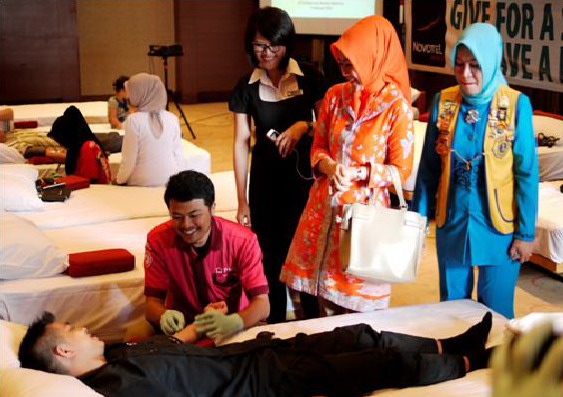  Atalia Ridwan Kamil Buka Kegiatan Donor Darah & Pendataan Operasi Bibir Sumbing Gratis Novotel Bandung