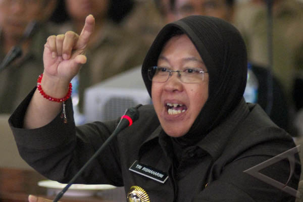  Wali Kota Surabaya Risma Tegang Saat Ditanya Pengundurandirinya