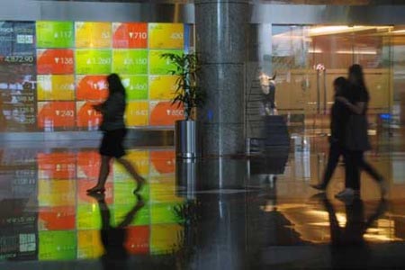  MNC Securities Targetkan Nilai Transaksi Online Naik 20%