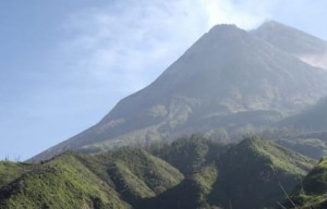  Aktivitas Gunung Merbabu Terpantau Lewat Merapi