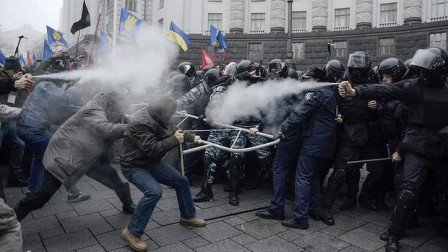  Kerusuhan Ukraina, ATM dan Supermarket Sudah Kosong