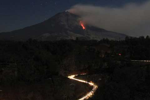  Anak-anak Korban Erupsi Gunung Sinabung Dapat Pemulihan Trauma