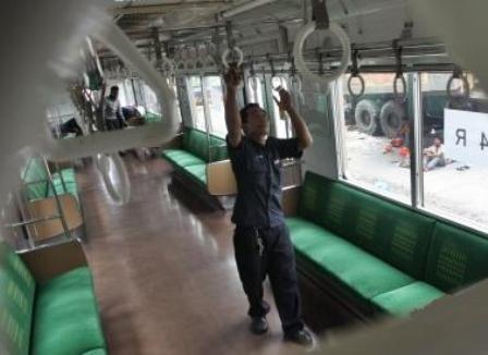  20 KRL Dari Jepang Kembali Masuk Tanjung Priok