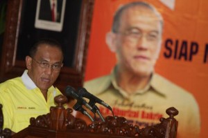  Aburizal Bakrie Berikan Arahan kepada Ratusan Caleg Golkar di Cirebon