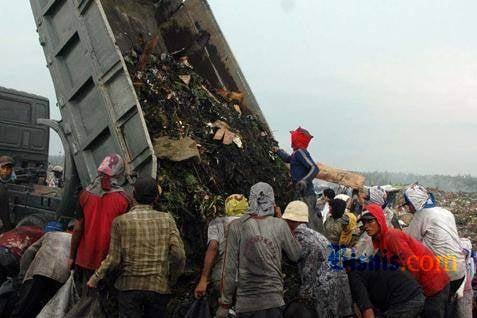  Pemprov DKI Atur Shift Kerja Pengangkut Sampah