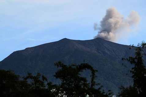  Gunung Marapi di Sumbar Erupsi, Meski Berstatus Waspada