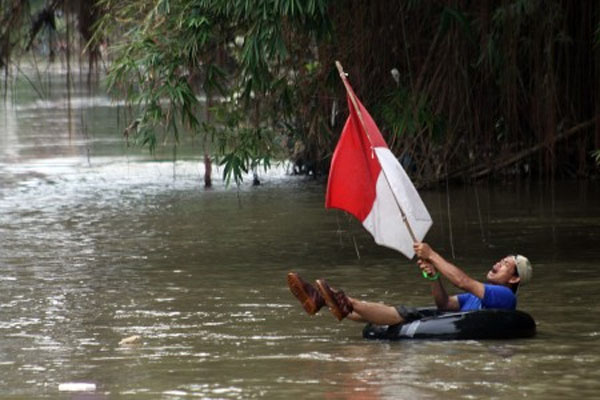  PLN Giat Bersih-Bersih Sungai Citarum, Ini Alasannya