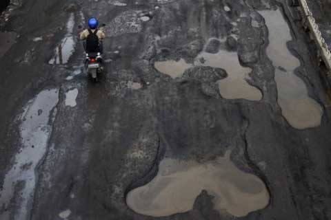  Akses Bandung-Garut Putus Akibat Jembatan Bangbayang Ambruk