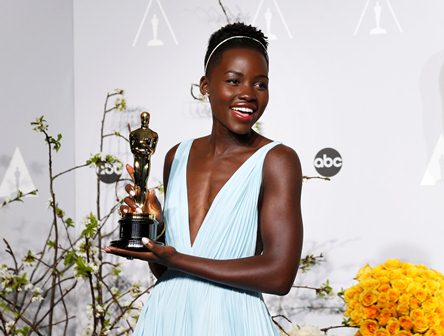  Raih Oscar, Lupita Nyong’o Berterima Kasih Pada Arwah Patsey