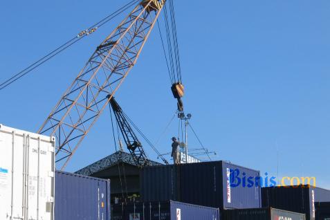  Pelindo IV Hadirkan Container Crane di Pelabuhan Bitung & Jayapura