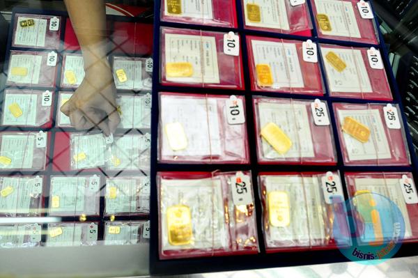  FOTO: Harga Jual dan Buyback Emas Antam Turun Rp6.000/Gram