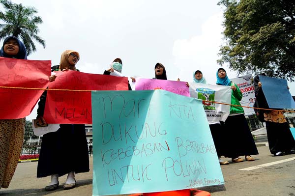  FOTO: KAMMI Desak Kapolri Bolehkan Polwan Memakai Jilbab