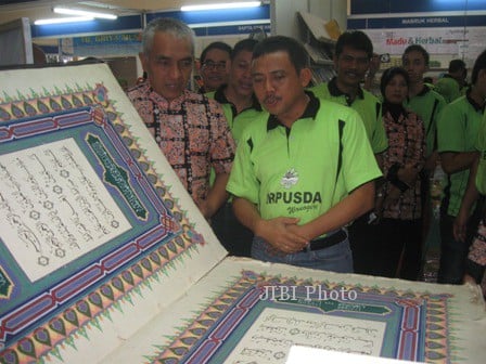  Inilah Penampakan Alquran yang Memiliki Berat 250 Kg