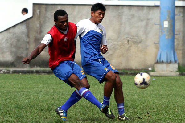 FOTO: Pemain Persib Tetap Jaga Kondisi Fisik Saat Libur