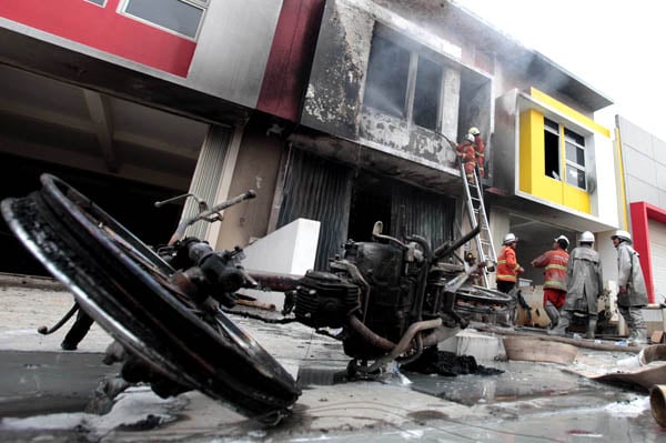  FOTO: Gudang Bahan Kimia di Bizpark Kopo Terbakar