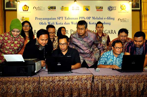  FOTO: Ridwan Kamil Laporkan SPT Tahunan Melalui e-filing