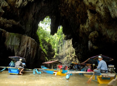  Libur Long Weekend, Tiket Wisata Green Canyon Ludes