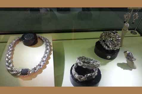  8 Koleksi Berlian Party Collection Swan Jew & Glamour Collection