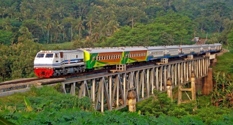  KECELAKAAN KERETA: KA Malabar Anjlok, 2 Tergencet Gerbong