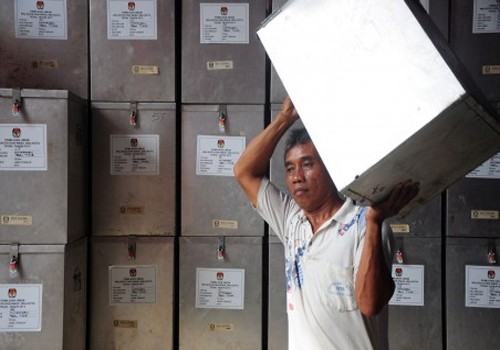 PILEG 2014: Jadwal Nyoblos di TPS Palmerah Molor, Anteran Warga Jadi Panjang