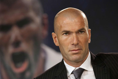  SEPAKBOLA INTERNASIONAL: Belum Saatnya Zidane Tukangi Prancis