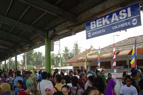  Duduki Rel Kereta, Pengguna Commuter Line Ajukan 3 Tuntutan ke KAI