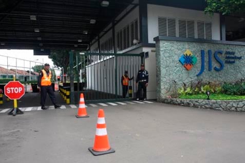  PELECEHAN SEKS TK JIS: Ibu Korban (TPW) Sambangi Mabes Polri