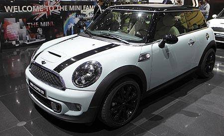  MINI Countryman Versi Facelift Unjuk Gigi di New York Auto Show