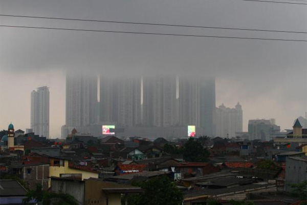  JAKARTA DITERJANG ANGIN & HUJAN LEBAT: Ini 17 Titik Genangan Air & Pohon Tumbang