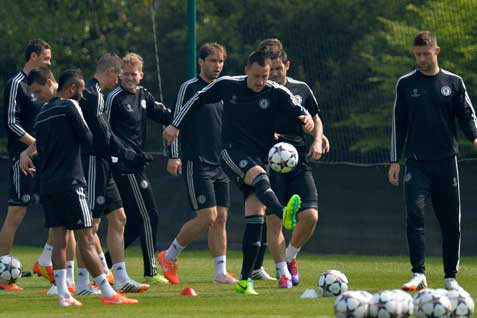  Atletico Madrid Dibikin Stres Oleh Pertahanan Chelsea