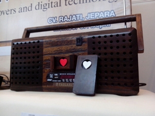  INACRAFT 2014: Ini 4 Model Radio Digital dari Kayu Pertama di Indonesia