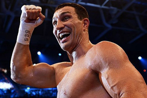  TINJU KELAS BERAT:  Klitschko Pukul KO Leapai di Ronde Kelima