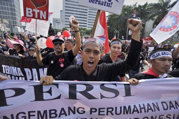  AKUISISI BTN: Karyawan Demo, Bilang Dahlan Pembangkang