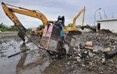  SAMPAH JAKARTA: Ahok Ancam Berhentikan Sopir Truk Sampah