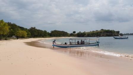  Wisata Lombok: Pesona Keindahan Pantai Pink Nan Perawan