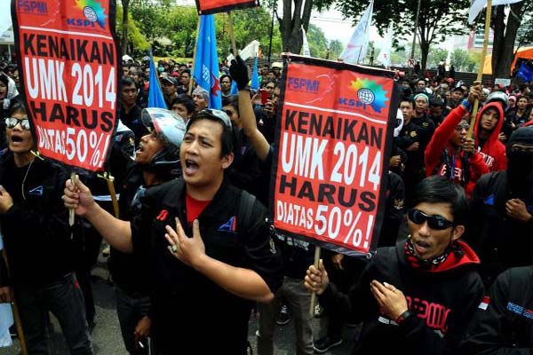  HARI BURUH: Pekerja Boikot Porseni Tripartit di Jateng