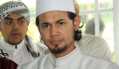  Ustad Guntur Bumi Ditangkap Polisi di Rumahnya