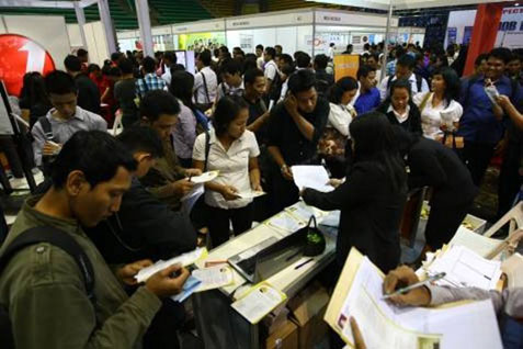  BPS: Penduduk Bekerja 118.2 Juta Orang, Penganggur 7.2 Juta