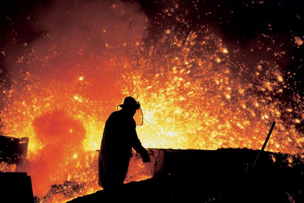 Industri baja. Investasi sektor ini berpeluang tumbuh 10%/Bisnis 