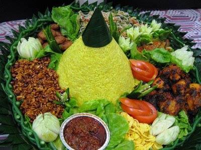  Nasi Tumpeng Pikat Warga Hull Inggris