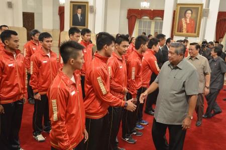  SBY Janji Nonton Thomas & Uber Cup, Tapi Lewat TV