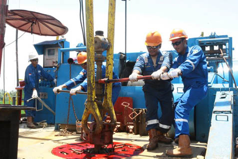  TUMPAHAN MINYAK Petro Selat di Riau Cemari Lingkungan