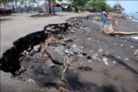  Abrasi Kian Mengganas, Wisata Pantura Terancam Bangkrut