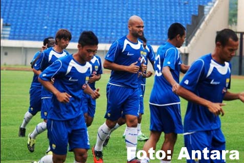  Hasil Laga Persahabatan Persib vs Ajax Skor 1-1: Konate Hujan Pujian