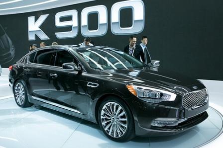  Bertarung di Segmen Premium, Kia Andalkan Sedan Mewah K900