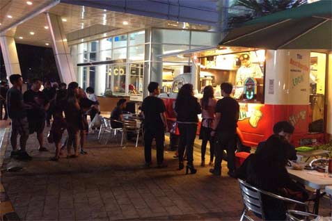  FOOD TRUCK Loco Mama, Harga Lokal Rasa Mexico